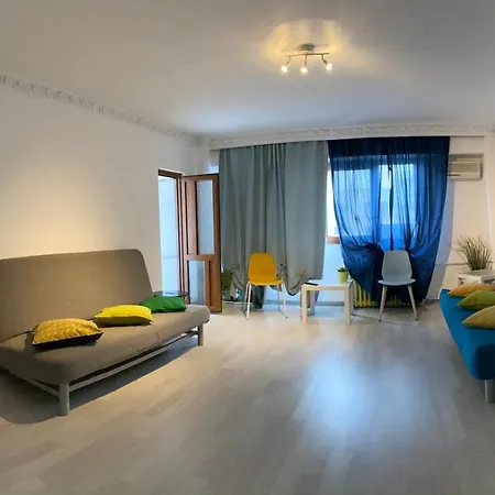 4-26 Mircea Voda Apartament *
