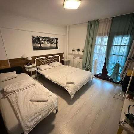 4-26 Mircea Voda Apartment