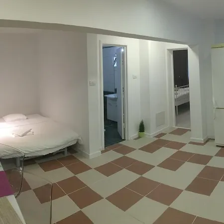 4-26 Mircea Voda Apartment