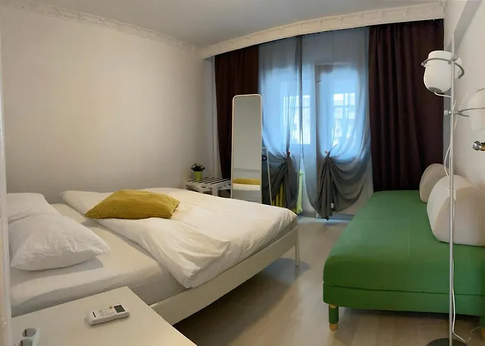 4-26 Mircea Voda Apartment