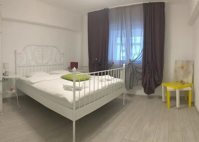 Apartment 4-26 Mircea Voda *